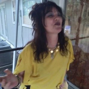 Meet your Posher, Daniela